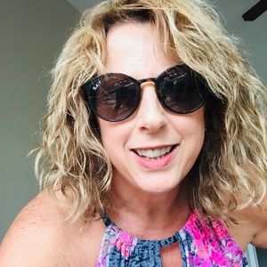 Meet your Posher, Stacey